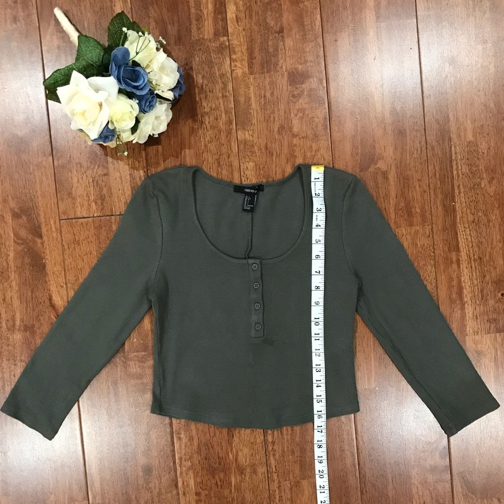 Forever 21 Green Ribbed Button Front Crop Top L - Picture 4 of 8